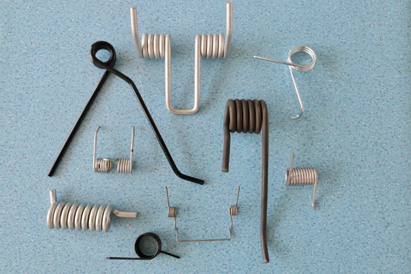 山東彈簧廠家說說扭轉彈簧